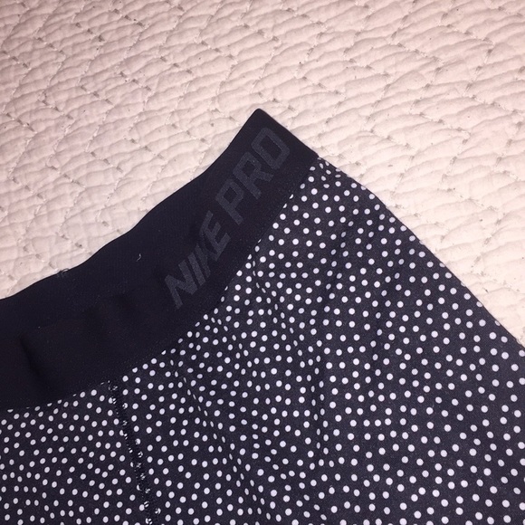 Nike Pro Polka Dot Leggings😍 - Picture 3 of 4